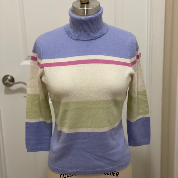 Ann Taylor Sweaters - 🍁4 for$25🍁Ann Taylor Cashmere Turtleneck Sweater